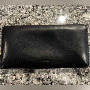 Women’s Fossil Wallet